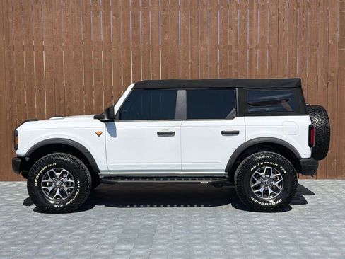 Used 2022 Ford Bronco Badlands image 13