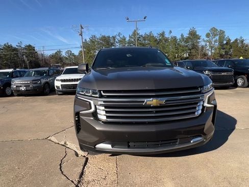 Used 2021 Chevrolet Tahoe High Country w/ Premium Package image 9