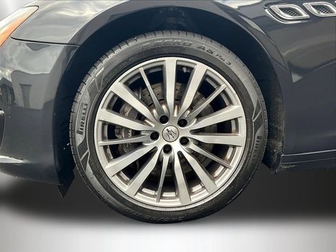 Used 2022 Maserati Quattroporte Modena RWD image 34