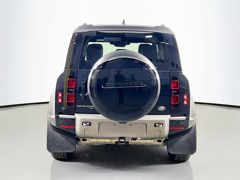 Used 2023 Land Rover Defender 110 X-Dynamic SE image 6