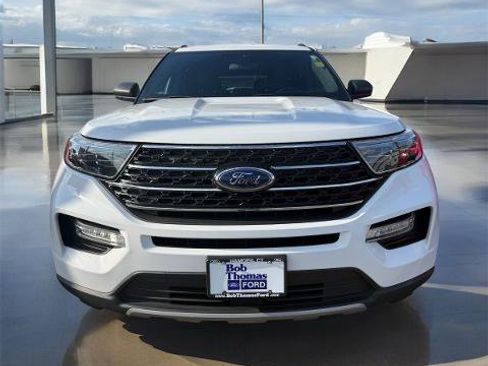 Certified 2020 Ford Explorer XLT w/ Equipment Group 202A image 3