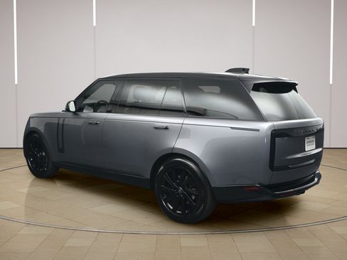 Used 2024 Land Rover Range Rover Long Wheelbase SE AWD/4WD image 3