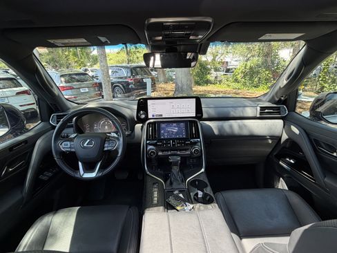 Used 2022 Lexus LX 600 4WD w/ Accessory Package (Z1) image 35