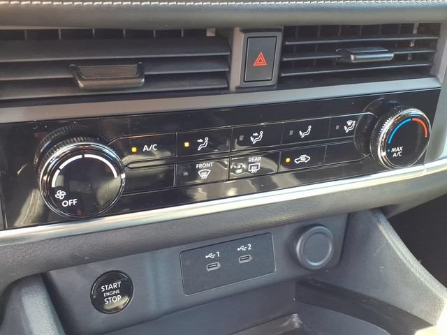 Used 2024 Nissan Rogue S AWD/4WD image 19