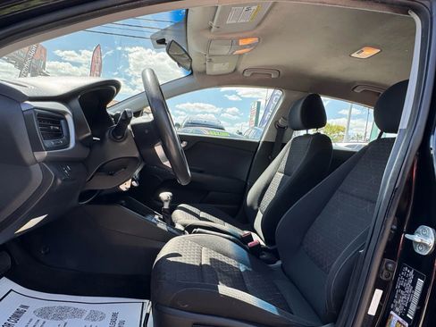 Used 2019 Kia Rio LX image 10