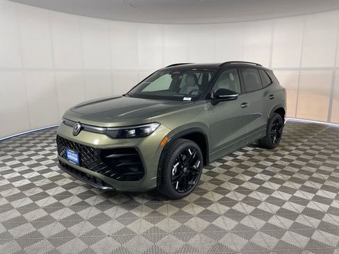 New 2026 Volkswagen Tiguan SE R-Line AWD/4WD image 1
