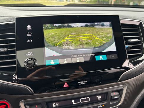 Used 2025 Honda Passport TrailSport image 18