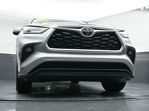 Used 2022 Toyota Highlander XLE image 40