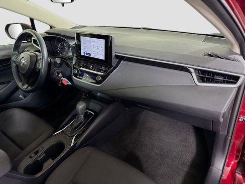 Used 2024 Toyota Corolla LE image 29