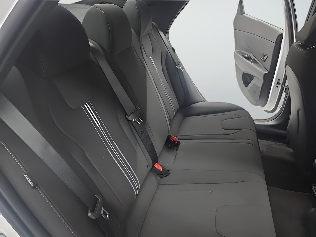 New 2026 Hyundai Elantra SEL FWD image 15