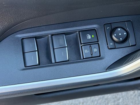 Used 2023 Toyota RAV4 XSE AWD/4WD image 15