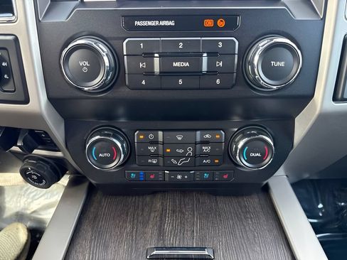 Used 2021 Ford F350 Lariat w/ Lariat Ultimate Package AWD/4WD image 11