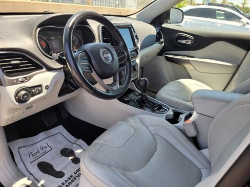 Used 2019 Jeep Cherokee Limited AWD/4WD image 10