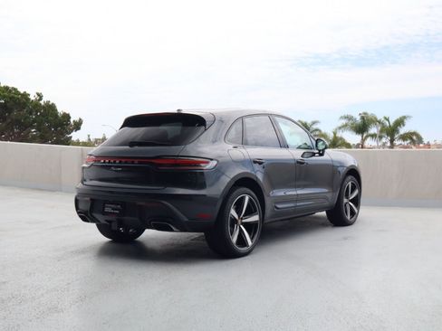 Certified 2026 Porsche Macan AWD/4WD image 9
