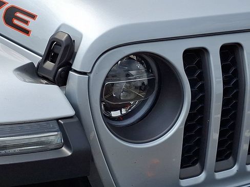 Used 2022 Jeep Gladiator Mojave w/ LED Lighting Group AWD/4WD image 9