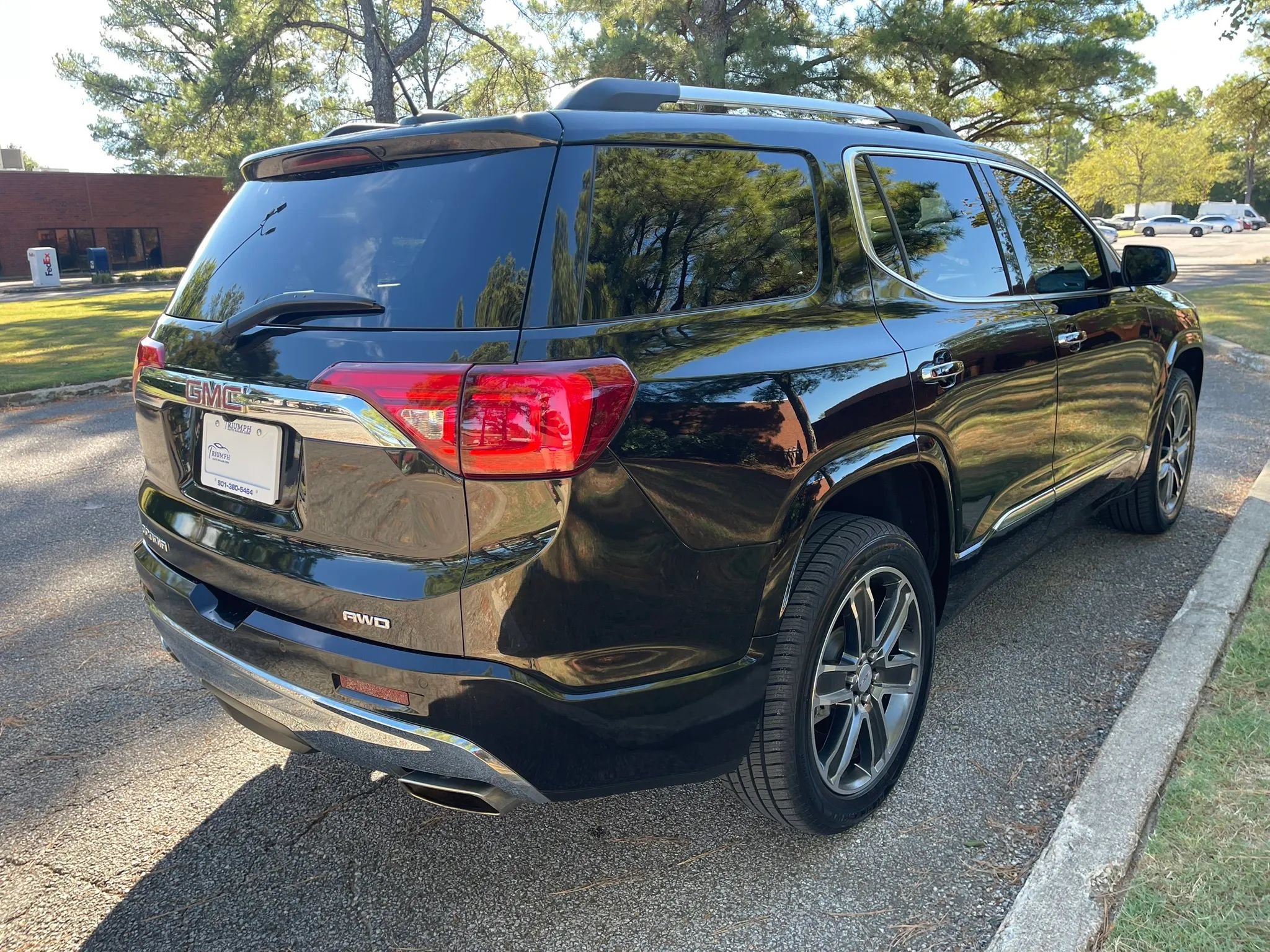 Used 2019 GMC Acadia Denali AWD/4WD image 5