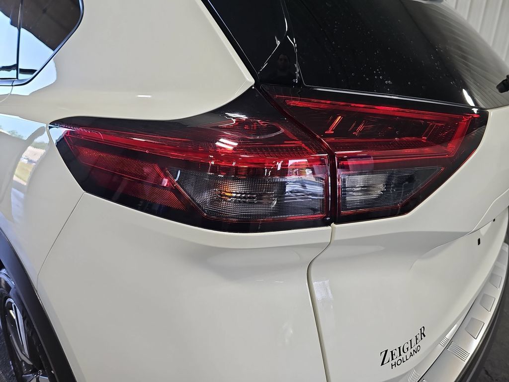Certified 2023 Nissan Rogue SL AWD/4WD image 33