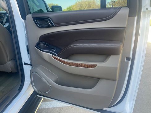 Used 2016 Chevrolet Suburban LTZ image 19
