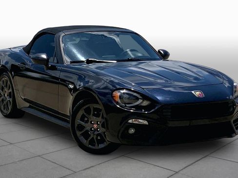 Used 2018 FIAT 124 Spider Abarth w/ Convenience Group RWD image 3