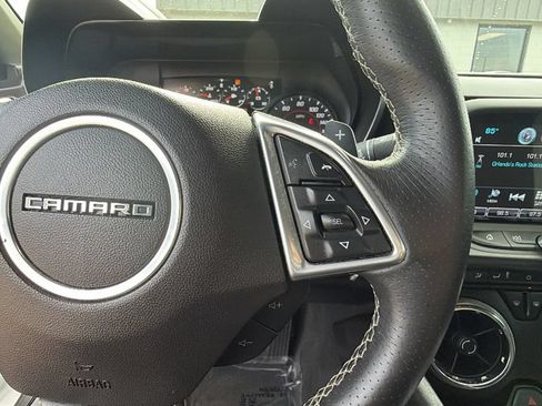 Used 2016 Chevrolet Camaro SS RWD image 17