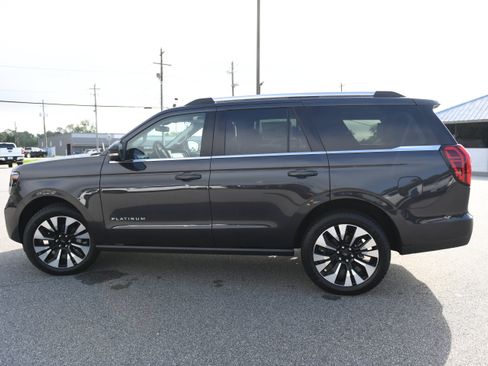 New 2026 Ford Expedition Platinum w/ Driver's Package AWD/4WD image 8