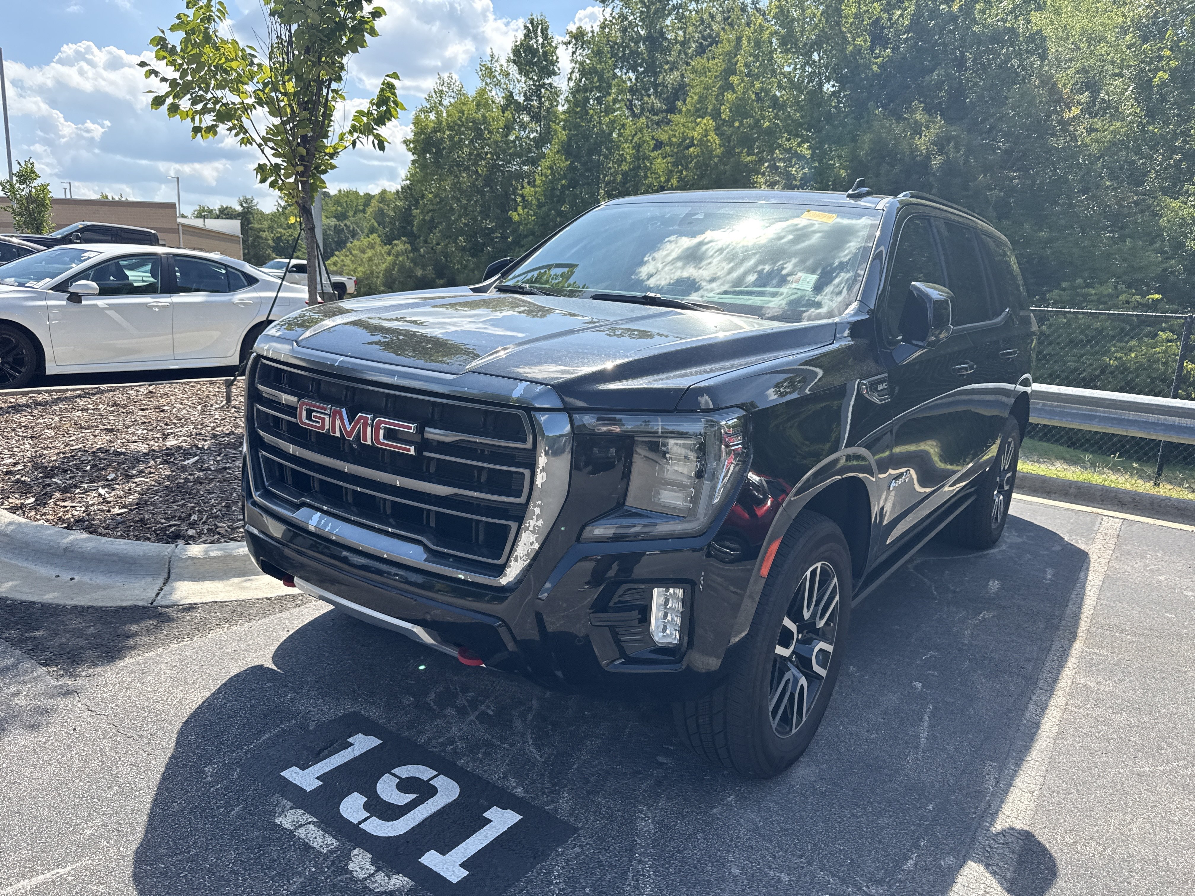 Used 2021 GMC Yukon AT4 w/ AT4 Premium Package AWD/4WD image 38
