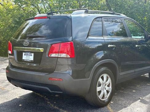 Used 2012 Kia Sorento LX w/ Convenience Pkg image 11