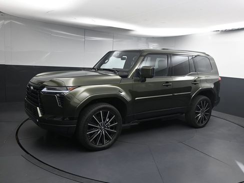 Used 2024 Lexus GX 550 w/ Cold Area Package image 4