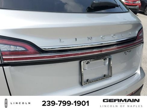 Used 2019 Lincoln Nautilus Reserve FWD image 16