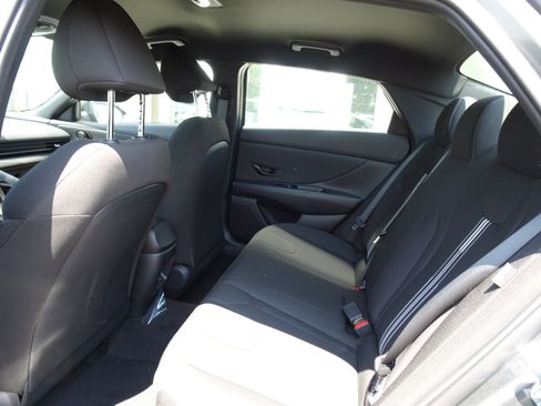 New 2025 Hyundai Elantra SEL FWD image 13