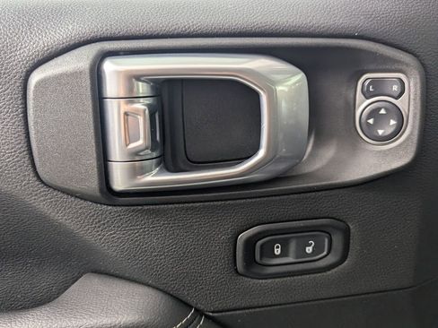 Used 2021 Jeep Wrangler Unlimited Sahara w/ Cold Weather Group AWD/4WD image 14
