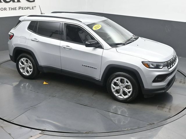 Used 2024 Jeep Compass Latitude AWD/4WD image 42