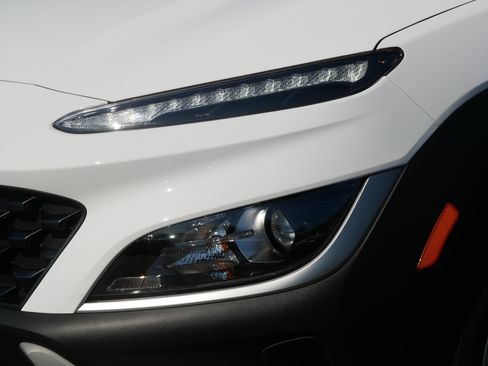 Used 2023 Hyundai Kona SEL w/ Convenience Package FWD image 10