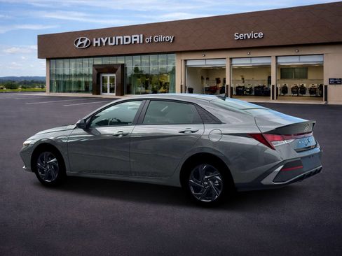 New 2026 Hyundai Elantra SEL Sport FWD image 4