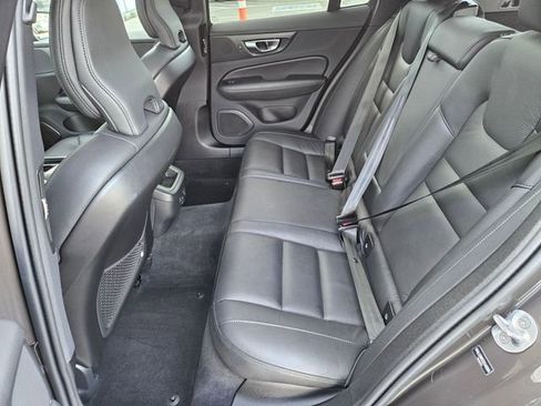 Used 2025 Volvo V60 B5 Cross Country Plus AWD/4WD image 13