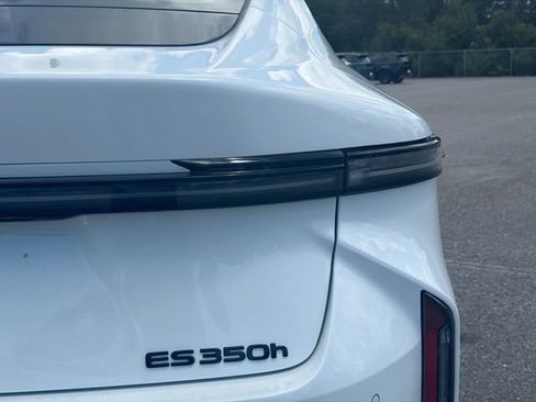 New 2026 Lexus ES 350h FWD image 9