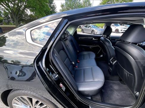 Used 2019 Kia Cadenza Limited FWD image 21