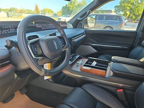 New 2026 Lincoln Navigator Black Label AWD/4WD image 18