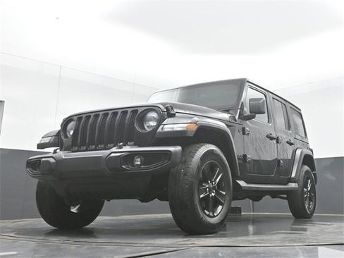 Used 2020 Jeep Wrangler Unlimited Sahara image 42