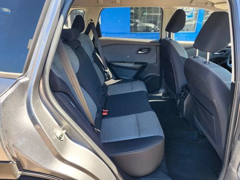 Used 2021 Nissan Rogue SV FWD image 19