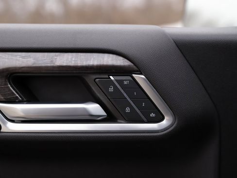 Used 2022 Chevrolet Silverado 1500 LTZ w/ Technology Package image 27