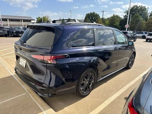 Used 2026 Toyota Sienna XSE FWD image 3