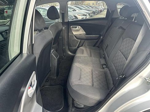 Used 2019 Kia Niro LX image 12