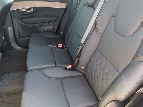 New 2025 Volvo XC90 B5 Plus w/ Protection Package Premier image 18