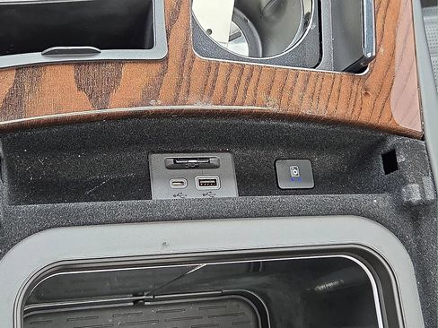 Used 2023 Cadillac Escalade Sport Platinum AWD/4WD image 22
