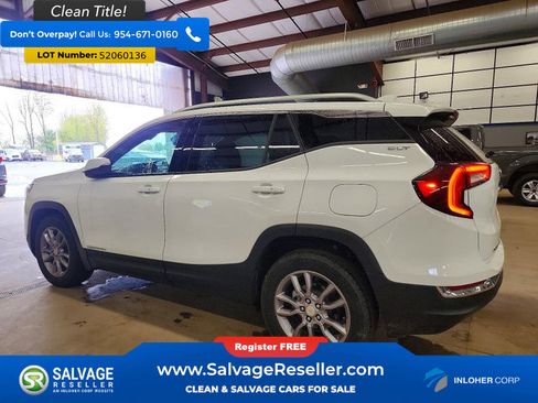 Used 2024 GMC Terrain SLT AWD/4WD image 3
