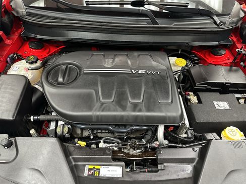 Used 2018 Jeep Cherokee Trailhawk w/ Cold Weather Group AWD/4WD image 25