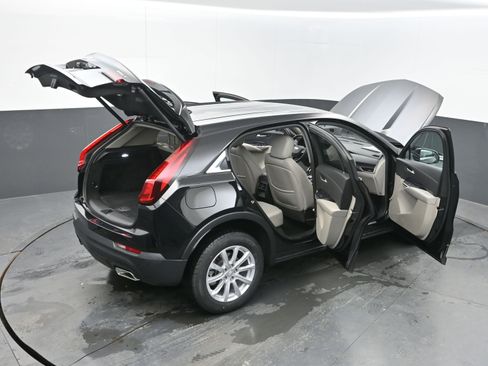 Used 2023 Cadillac XT4 Luxury w/ Cold Weather Package image 45