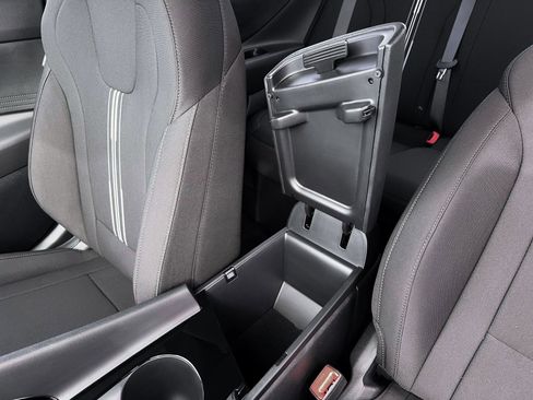 New 2026 Hyundai Elantra Hybrid image 18