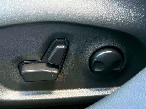 Used 2025 Jeep Compass Limited AWD/4WD image 19
